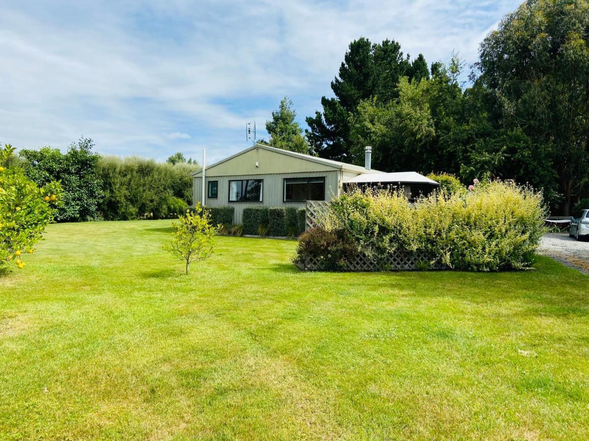 Chateau Le Cross Apartment Martinborough Bagian luar foto