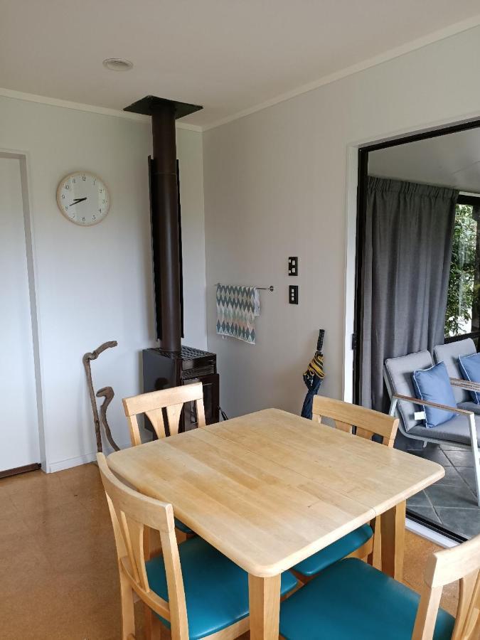Chateau Le Cross Apartment Martinborough Bagian luar foto